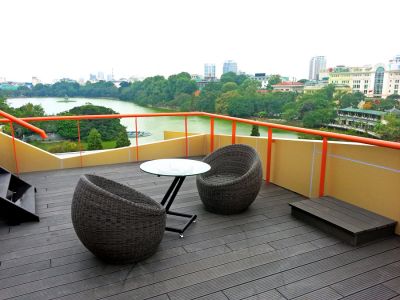 5 cách làm sạch vết bẩn trên sàn gỗ công nghiệp