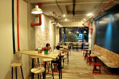 CHỌN GỖ VÁN SÀN CÔNG NGHIỆP PHÙ HỢP CHO QUÁN CAFÉ