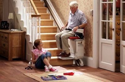 CHỌN SÀN GỖ LẮP ĐẶT CHO GIA ĐÌNH CÓ NGƯỜI CAO TUỔI