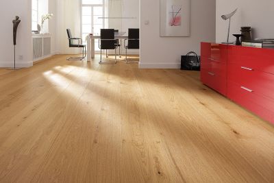 Mẹo vệ sinh sàn gỗ sáng bóng tự nhiên