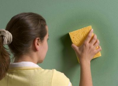 Làm sạch giấy dán tường hiệu quả liệu có khó như bạn nghĩ?